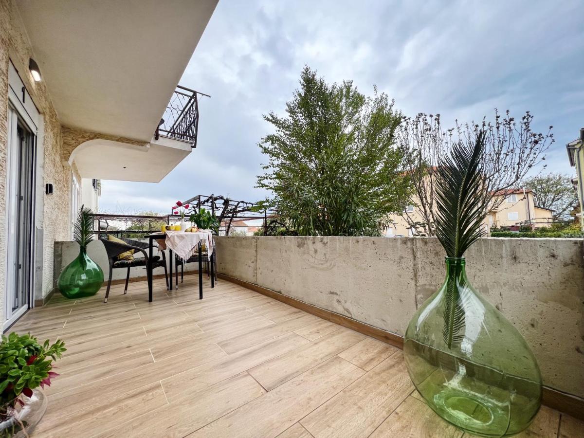 Apartments Valerian Novigrad  Exterior photo