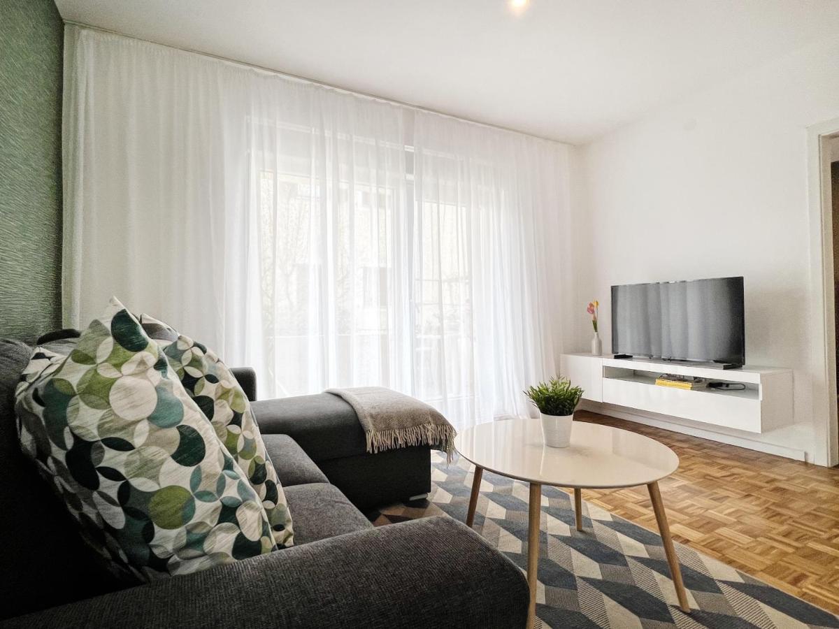 Apartments Valerian Novigrad  Exterior photo