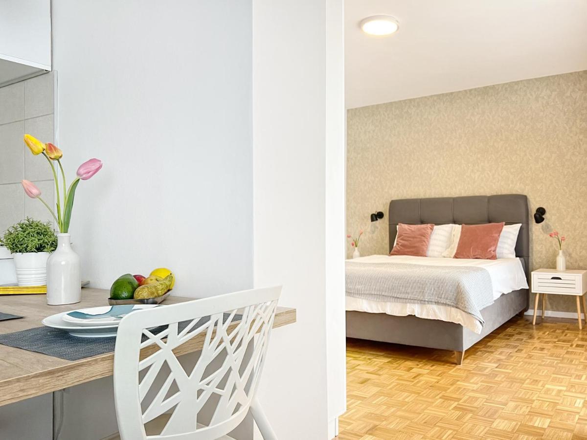 Apartments Valerian Novigrad  Exterior photo