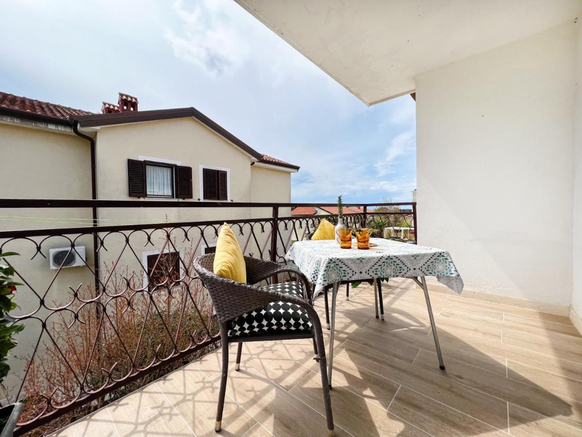 Apartments Valerian Novigrad  Exterior photo