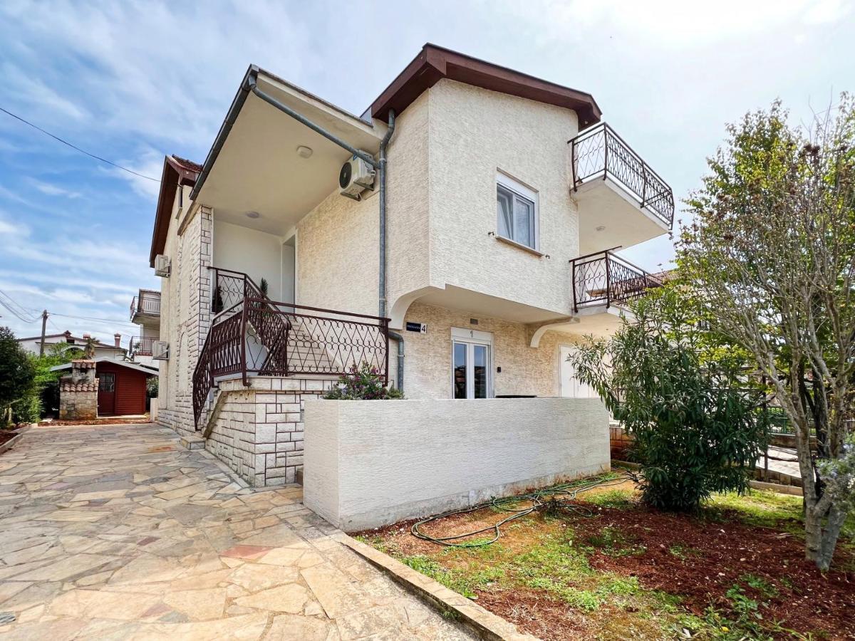 Apartments Valerian Novigrad  Exterior photo