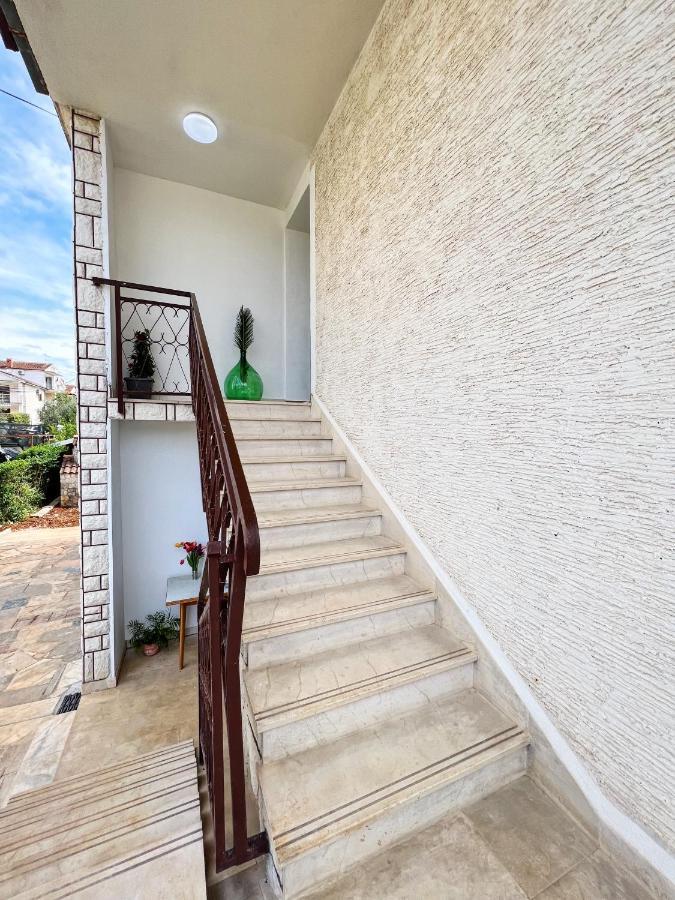 Apartments Valerian Novigrad  Exterior photo